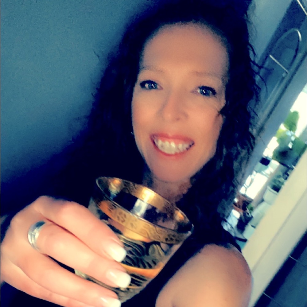 Meet your Posher, Julia